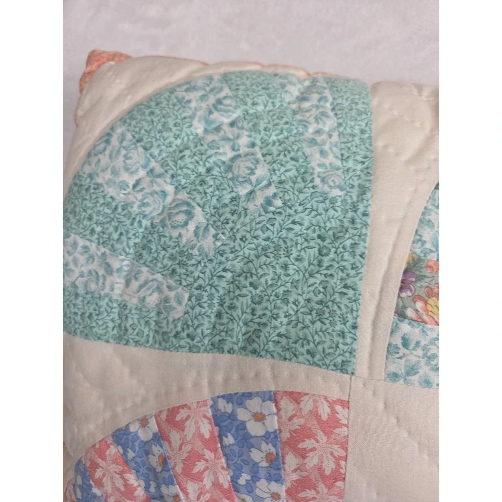 2 Vtg Granny Seashell Fan Patchwork Throw Pillows Pastel Shabby‎ Cottage 15x15
